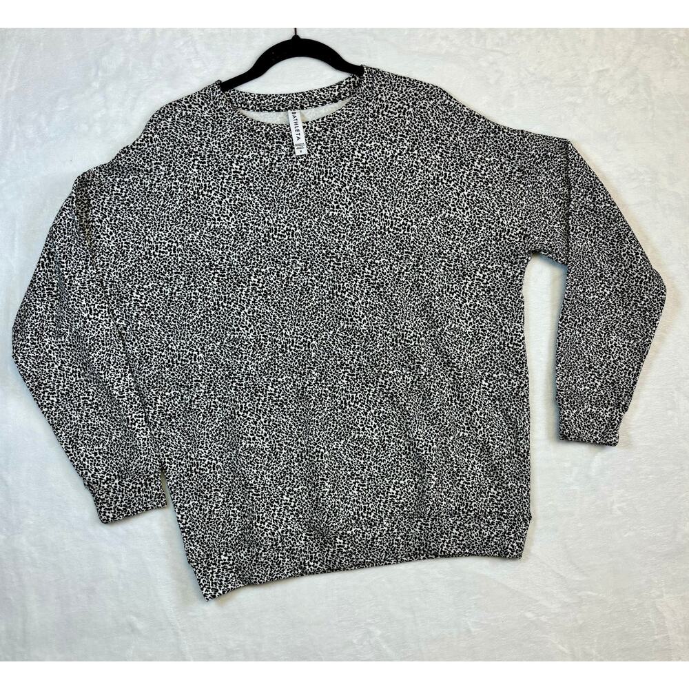 Athleta Size Small Animal Print crew neck Sweatshirt athletic wear athleisure